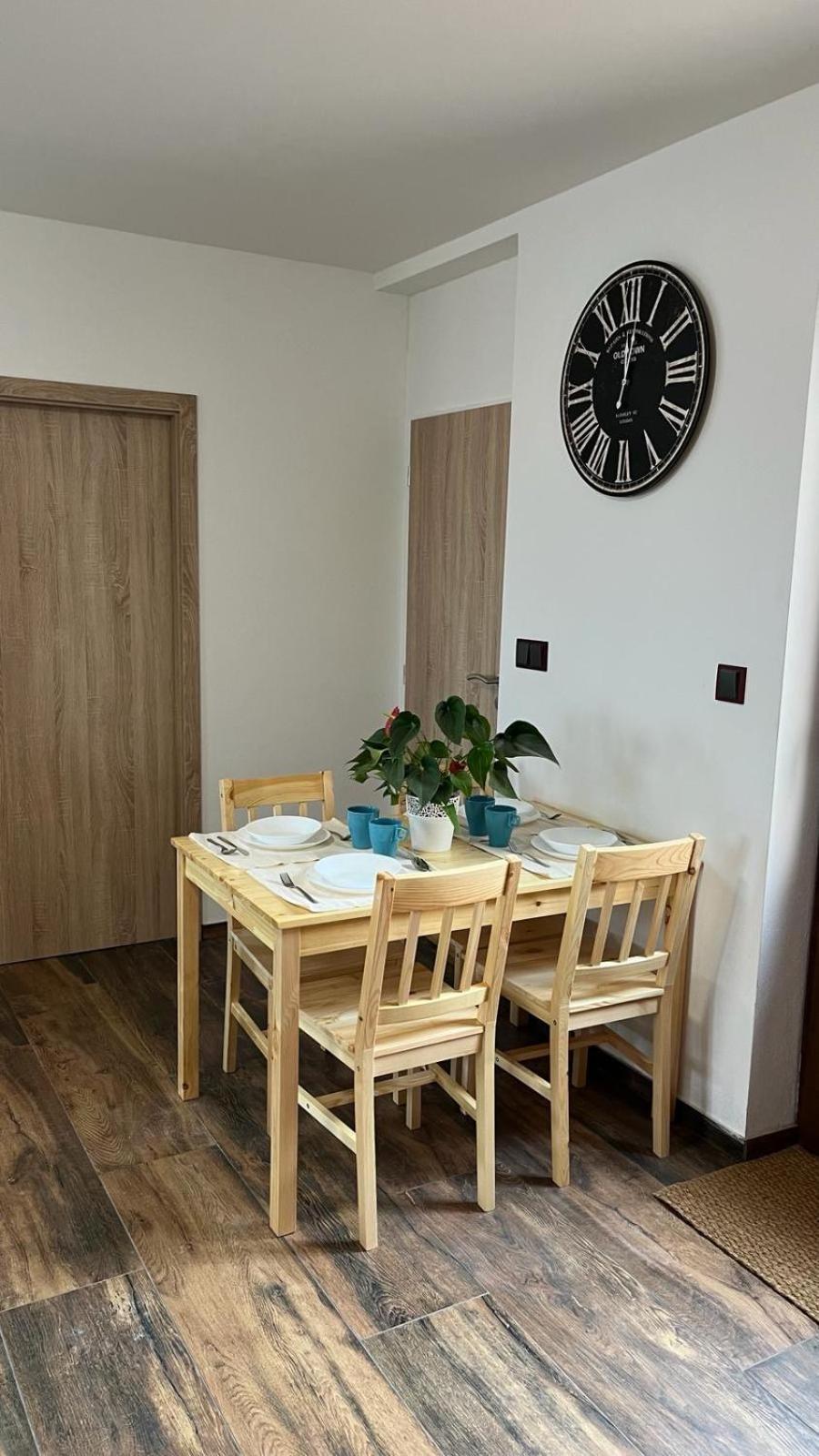 Apartman Kuga Mikulov Exteriér fotografie